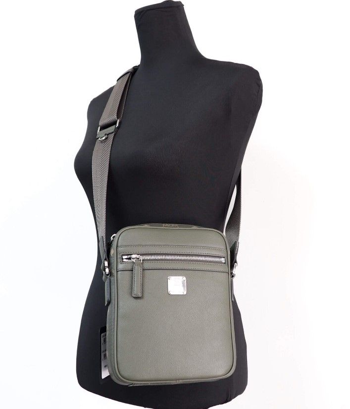 MCM Klassik Mini Sea Turtle Visetos Multifunktionale Umhängetasche aus gemischtem Leder Grün