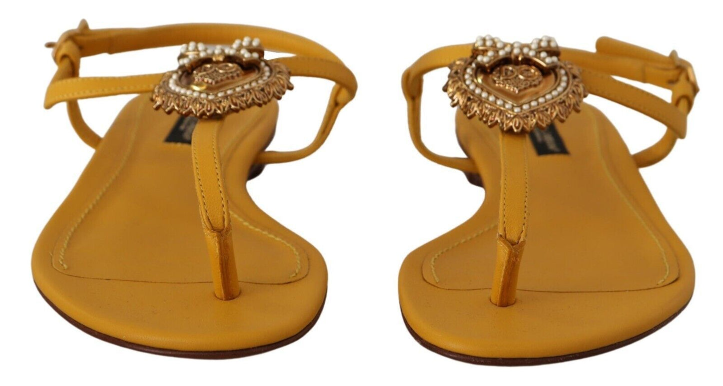 Sandales plates Dolce & Gabbana en cuir moutarde Devotion