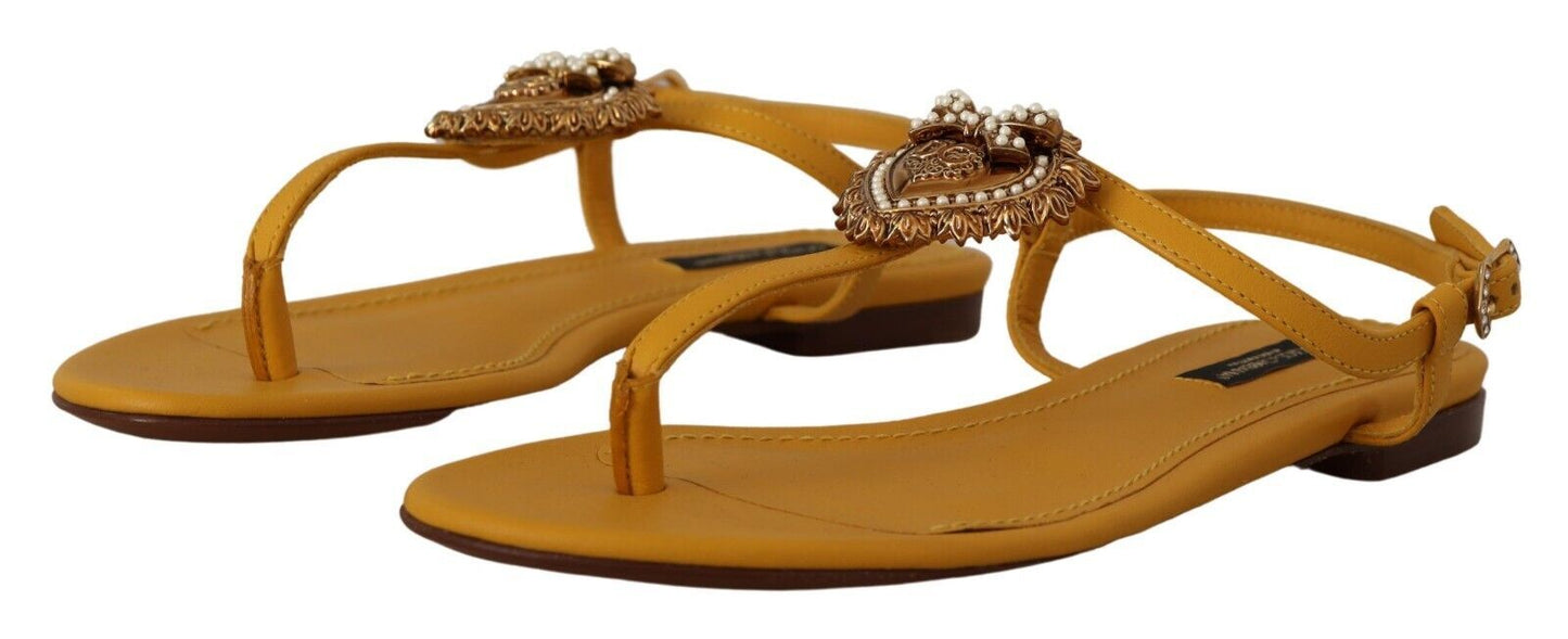 Sandales plates Dolce & Gabbana en cuir moutarde Devotion