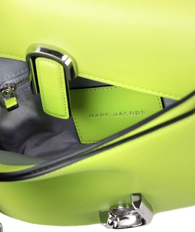 Sac à main bandoulière en cuir lisse J Marc Green Glow de Marc Jacobs