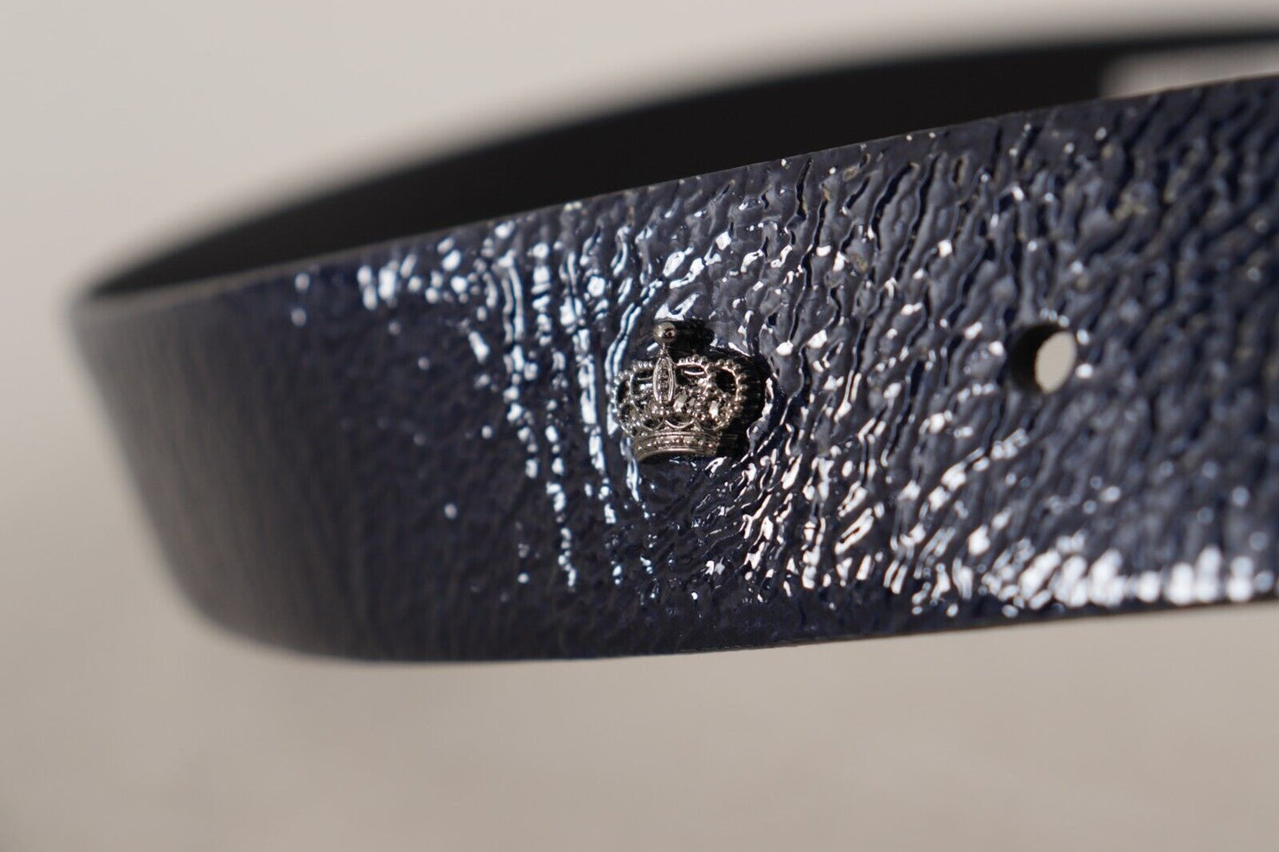 Dolce & Gabbana Ceinture à boucle avec logo argenté en cuir verni bleu Vernice