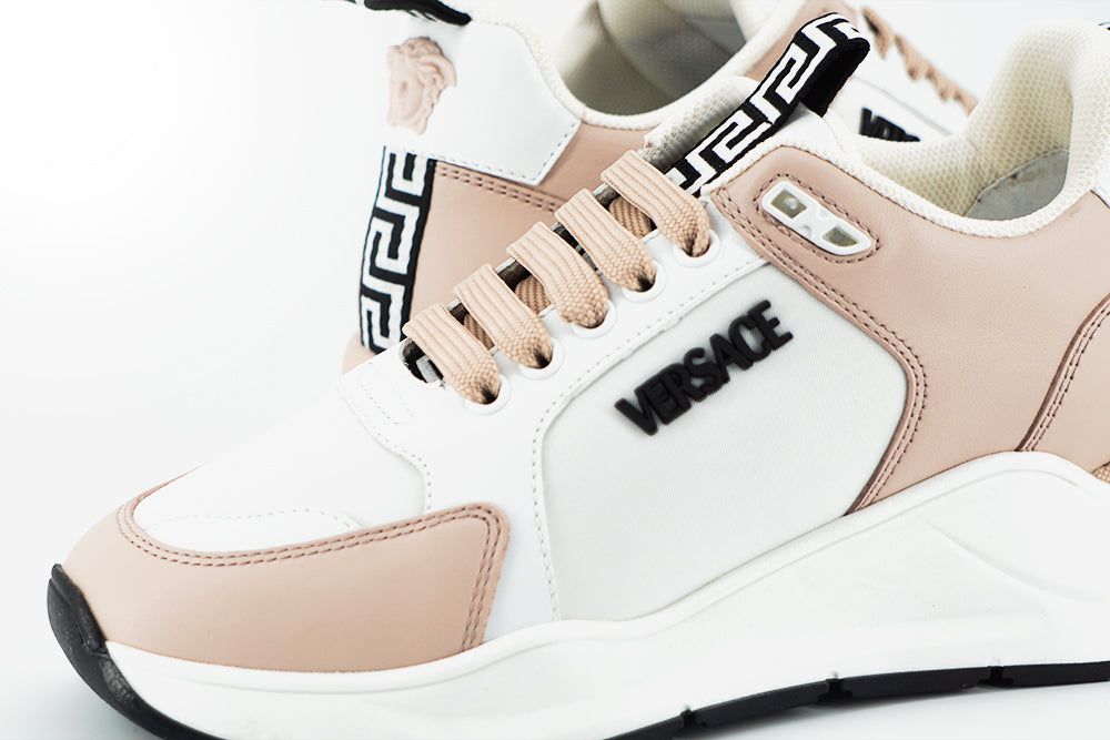 Versace – Prachtvolle Sneakers in Puderrosa