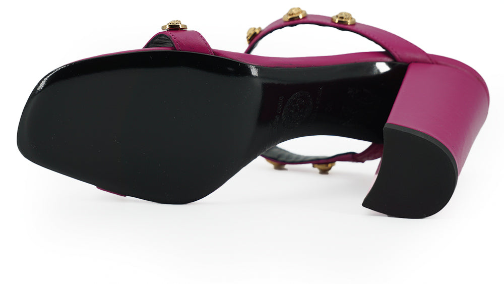 Versace – Elegante, violette Sandalen aus Kalbsleder