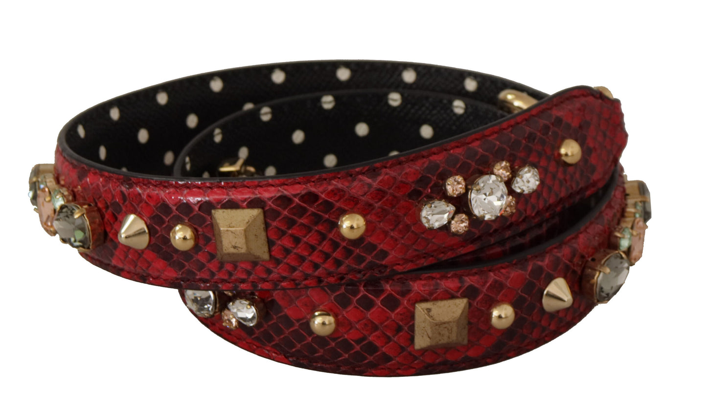 حقيبة يد من Dolce & Gabbana مصنوعة من جلد الأفعى الأحمر مع أحجار كريستال، قابلة للعكس، مع حزام كتف.