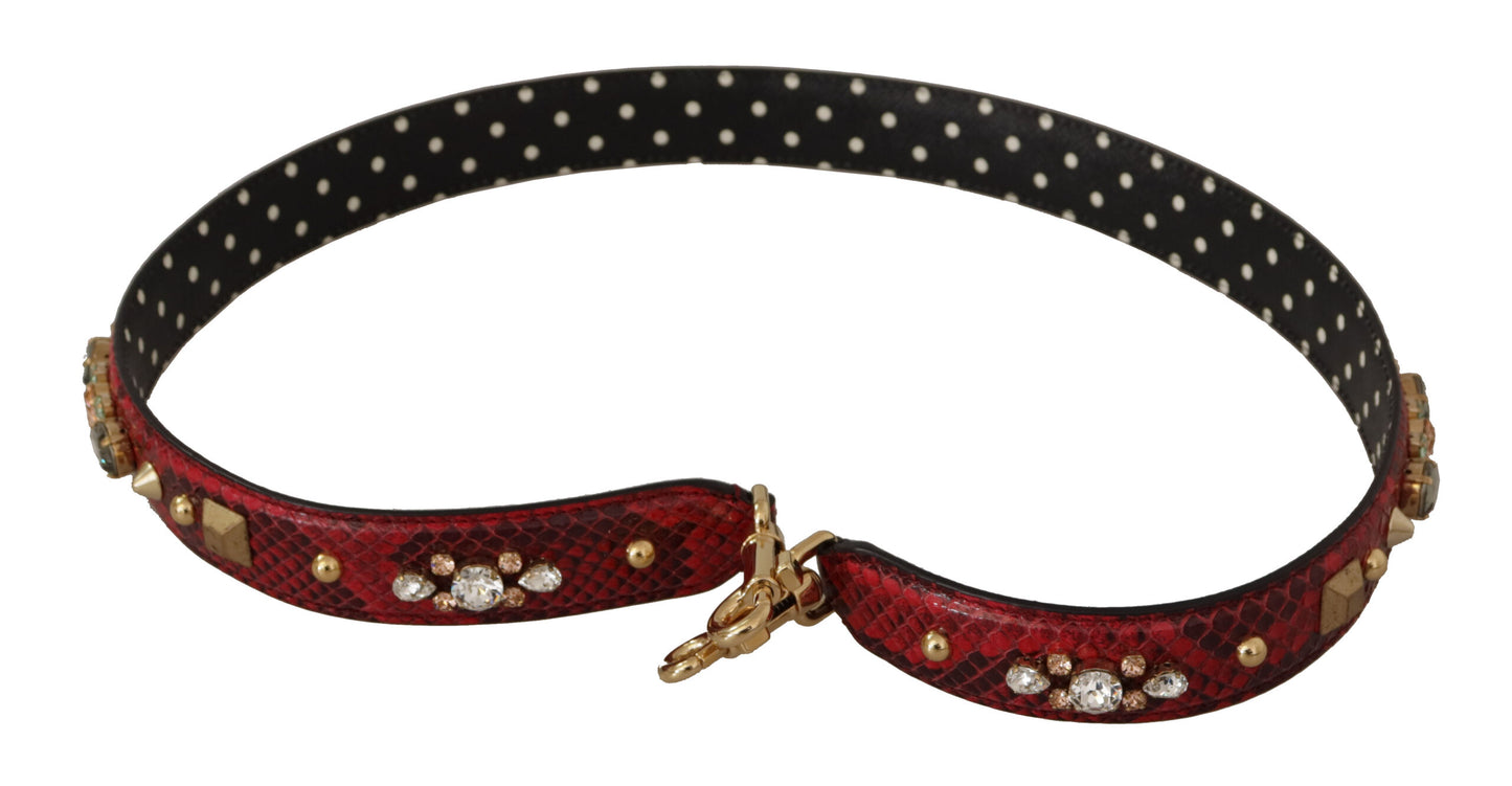 حقيبة يد من Dolce & Gabbana مصنوعة من جلد الأفعى الأحمر مع أحجار كريستال، قابلة للعكس، مع حزام كتف.
