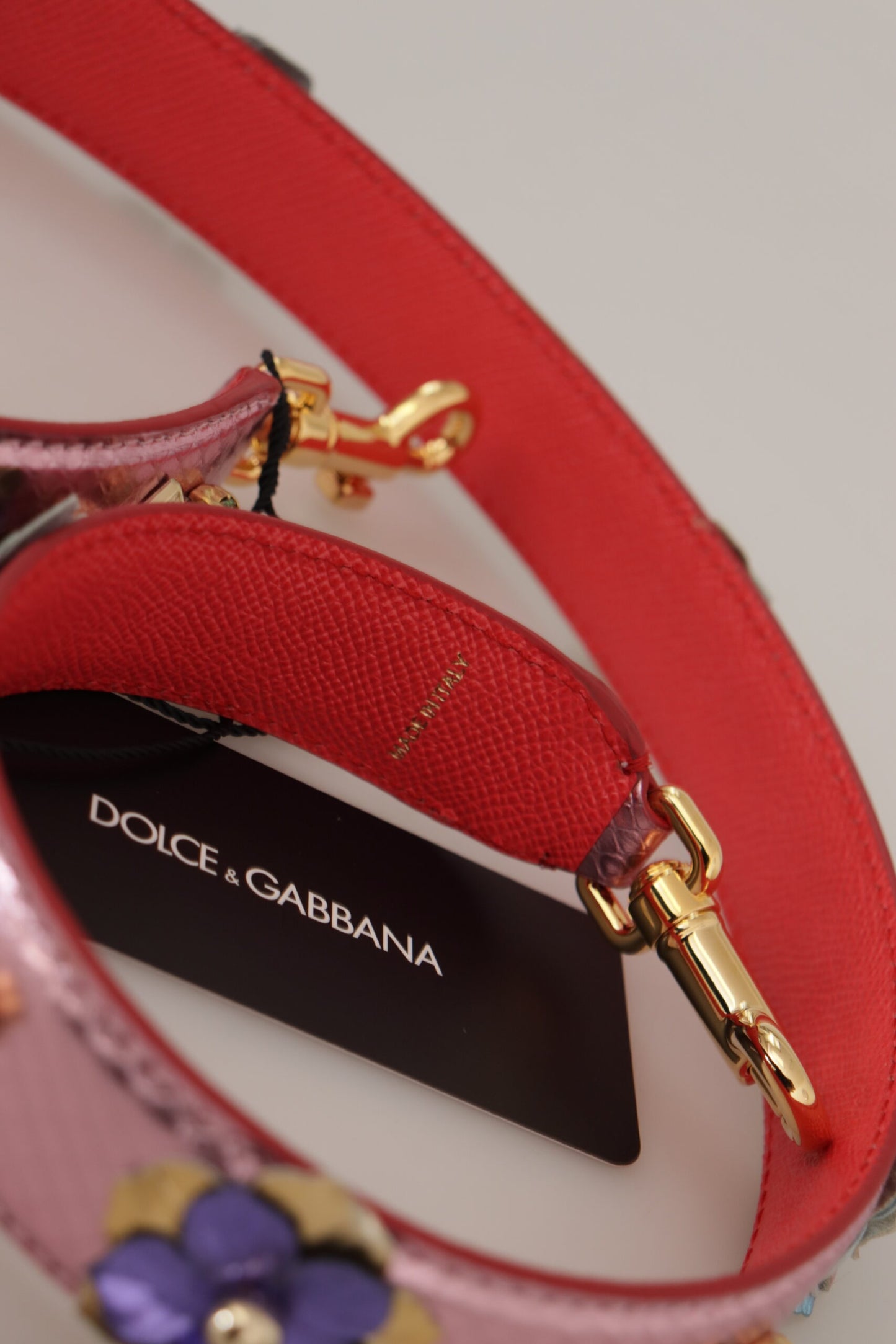 حزام كتف معدني وردي من الجلد مزين بالدبابيس من Dolce & Gabbana