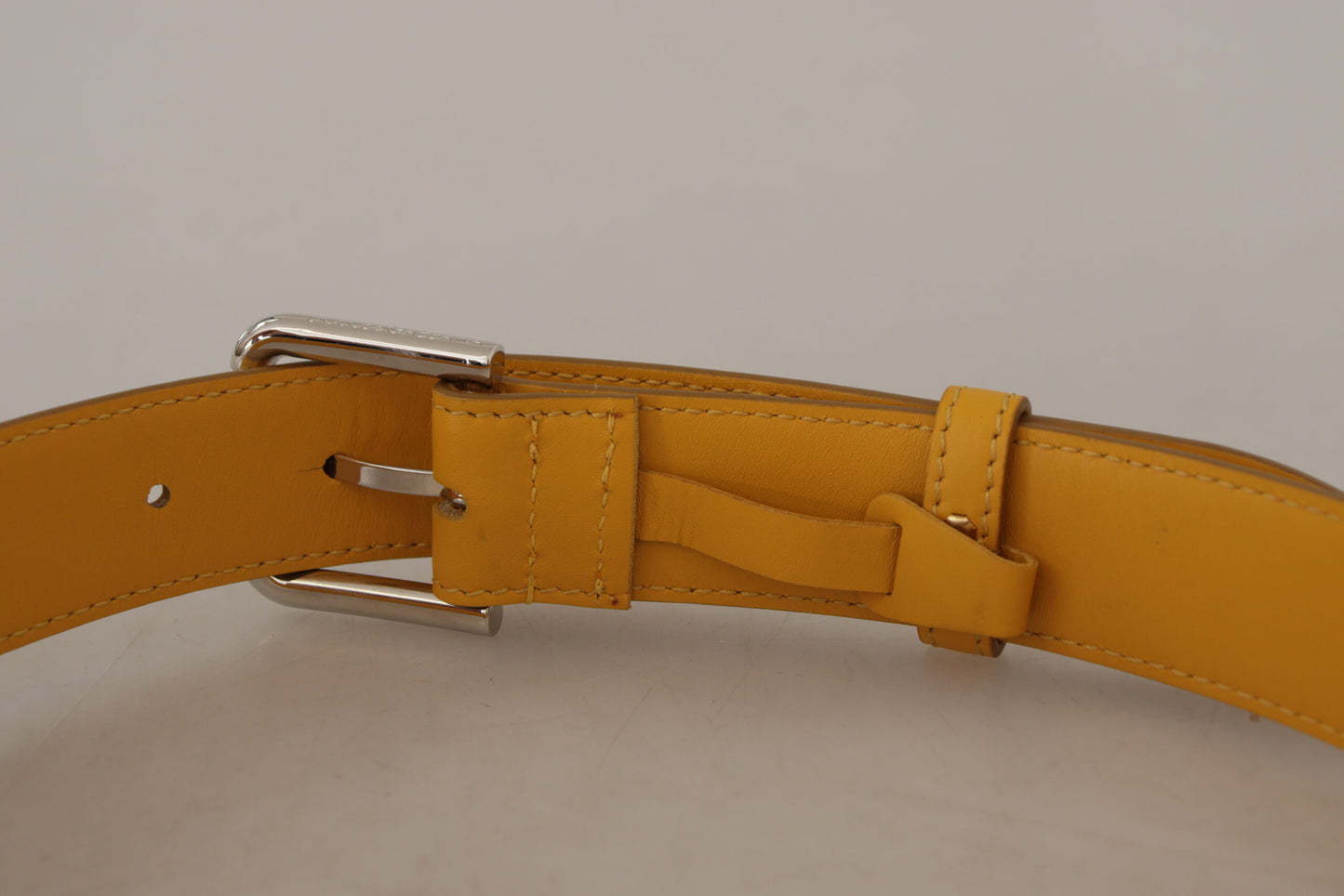 Ceinture Dolce & Gabbana en cuir jaune avec logo argenté et boucle en métal