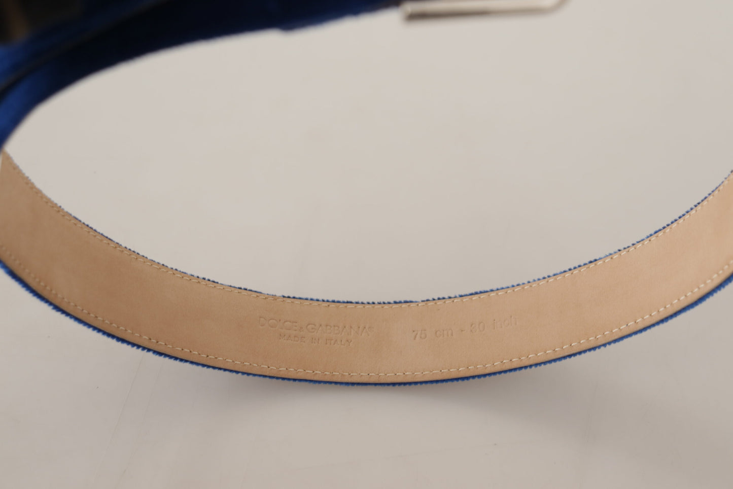 Ceinture Dolce & Gabbana en velours bleu avec boucle en métal gravée du logo argenté