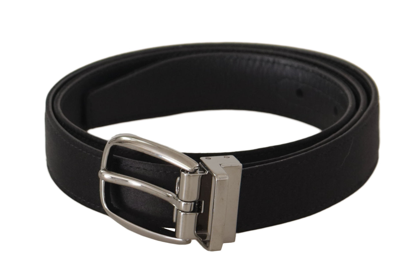 Ceinture en cuir de veau noir avec boucle en métal argenté et logo de la marque Dolce & Gabbana.