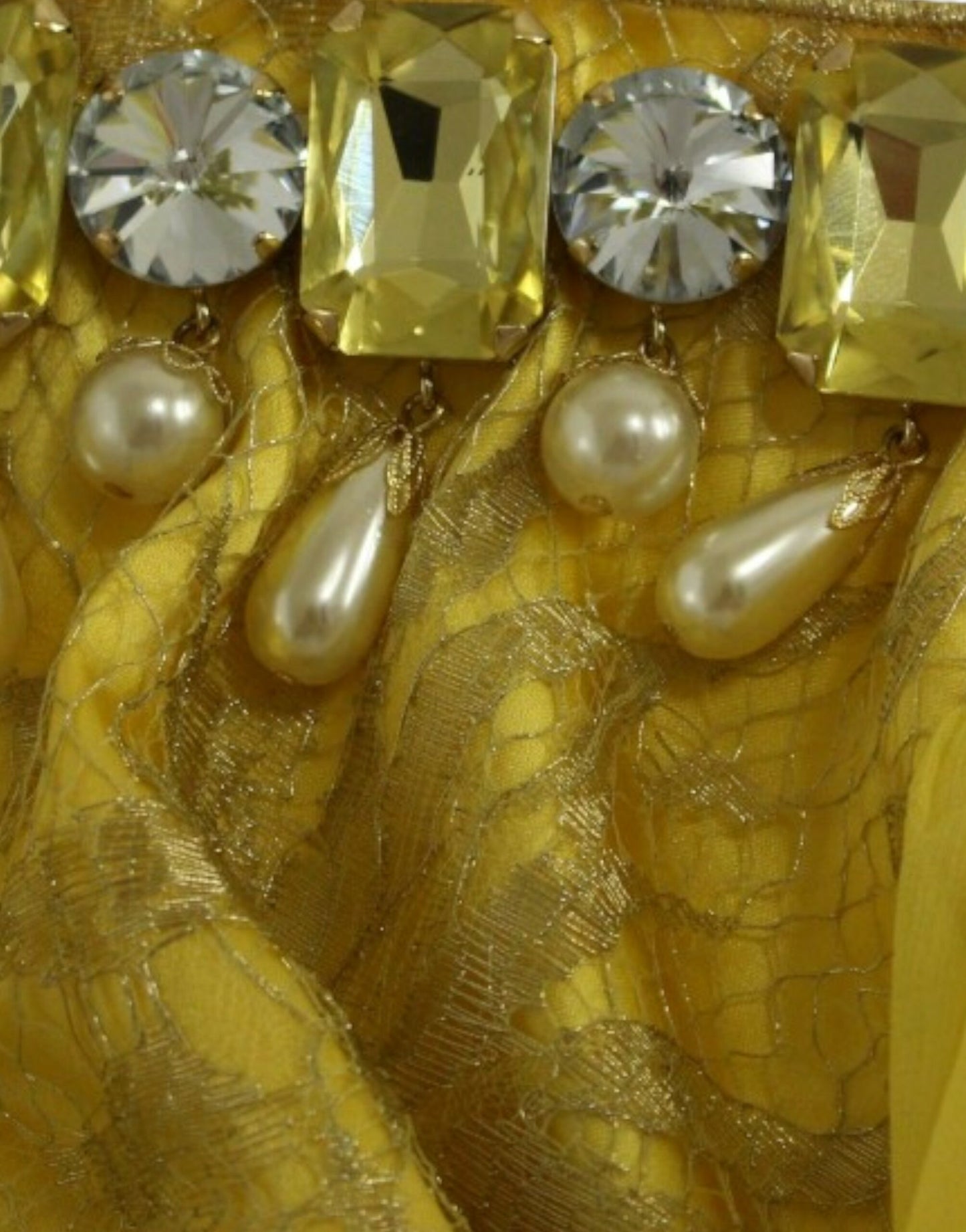 Mini-robe en dentelle jaune et cristaux Dolce & Gabbana