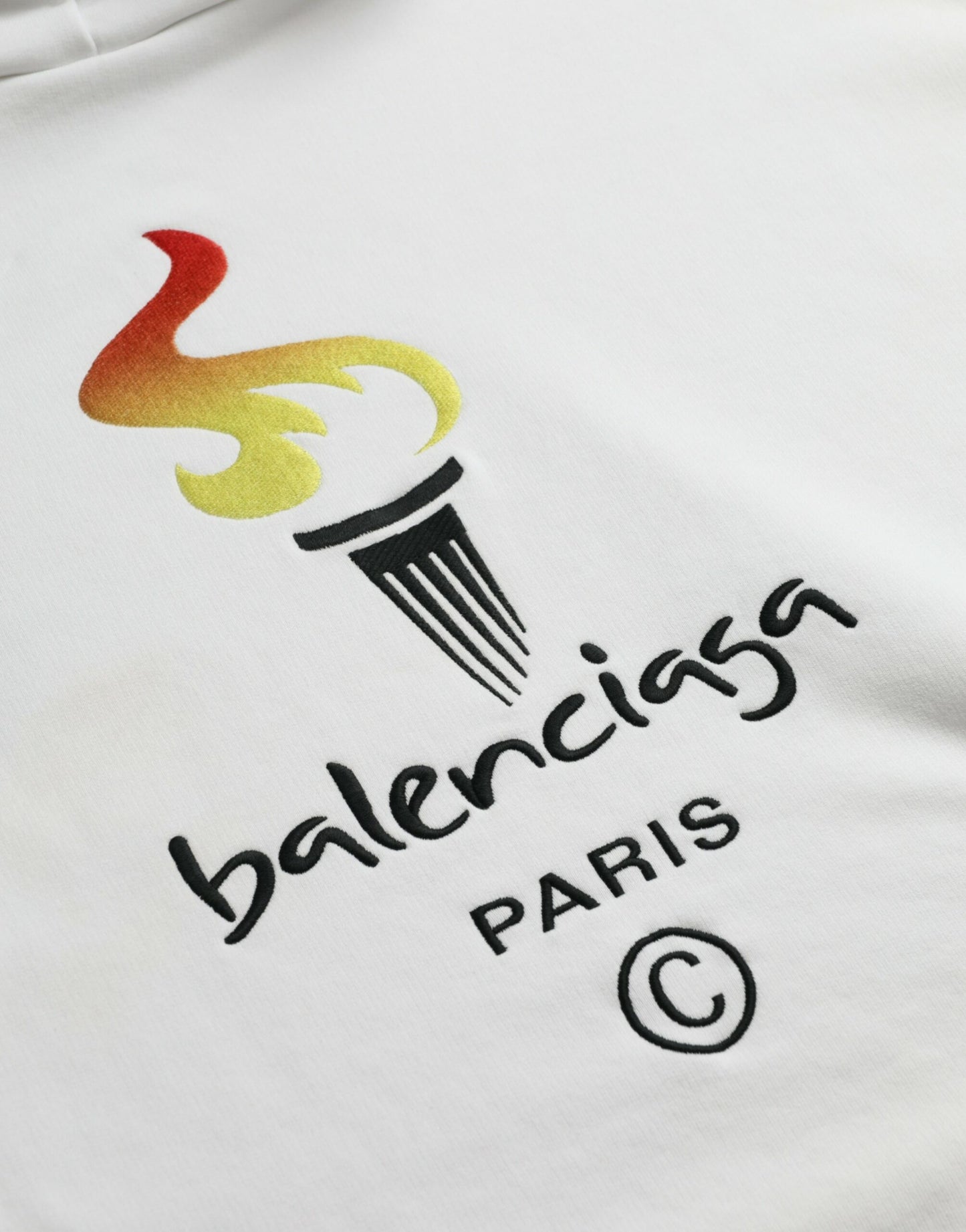 Balenciaga – Weißer Kapuzenpullover aus Baumwolle mit Logo