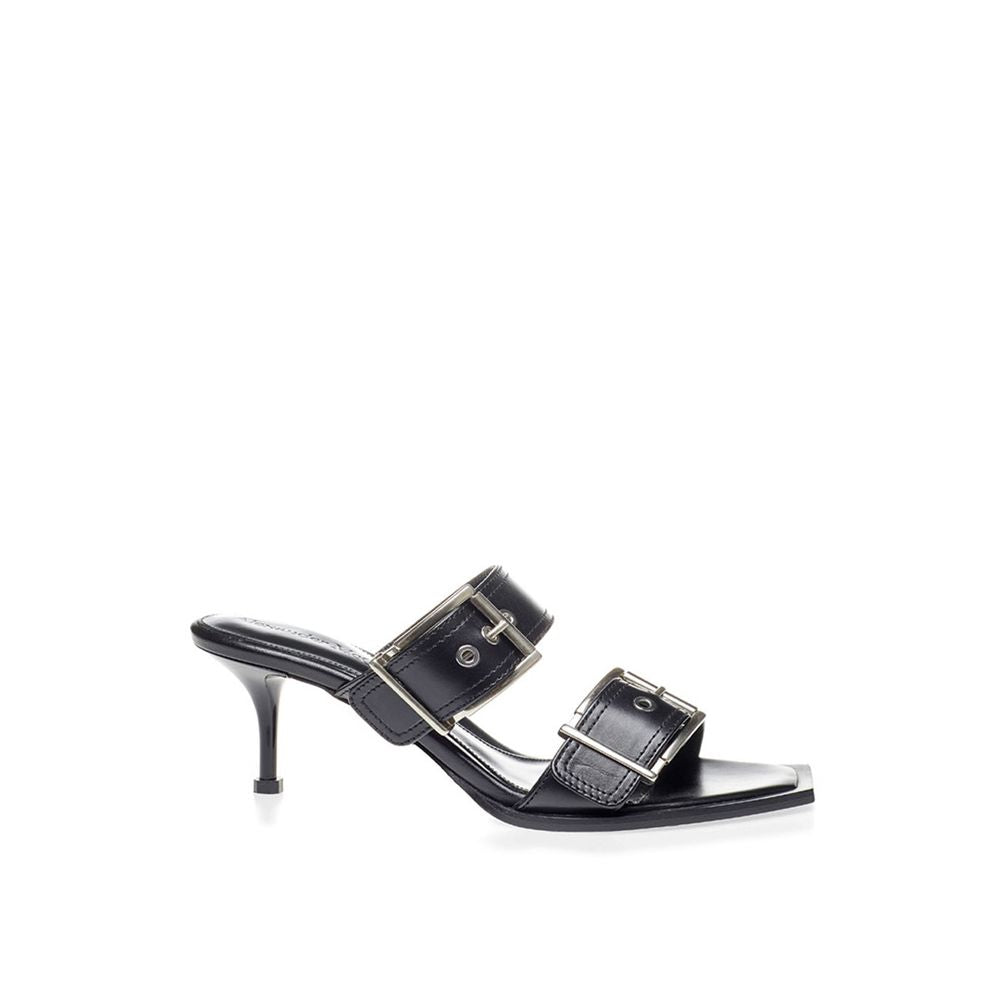 Alexander McQueen : sublimez vos pas avec des sandales en cuir noir intemporelles