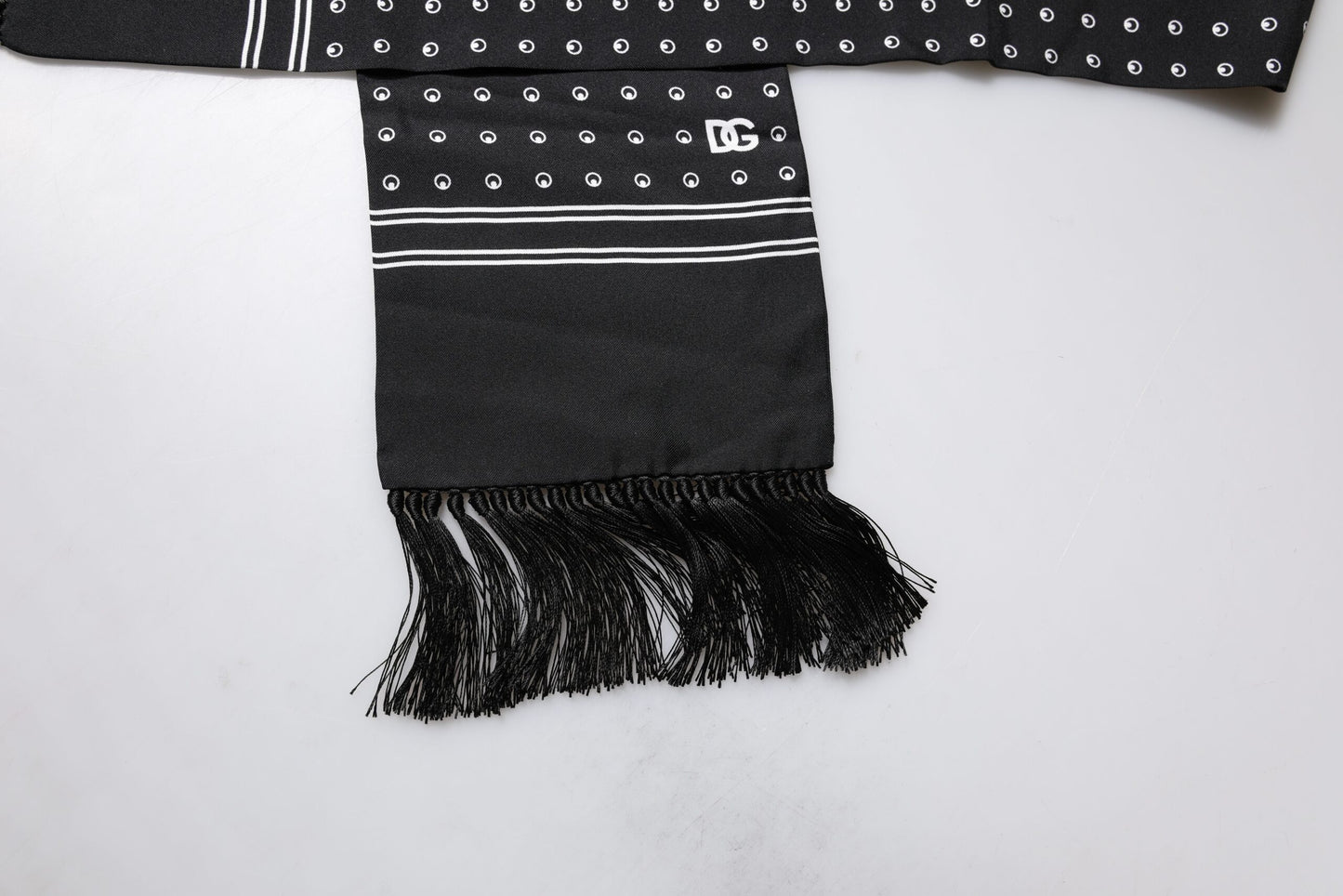 Foulard fin à franges en soie à pois noirs et blancs Dolce & Gabbana