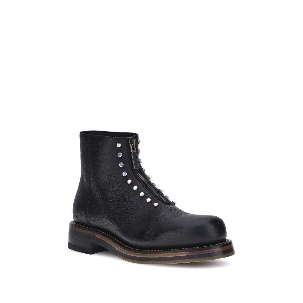 Alexander McQueen Ankle Boots aus Leder mit Nieten