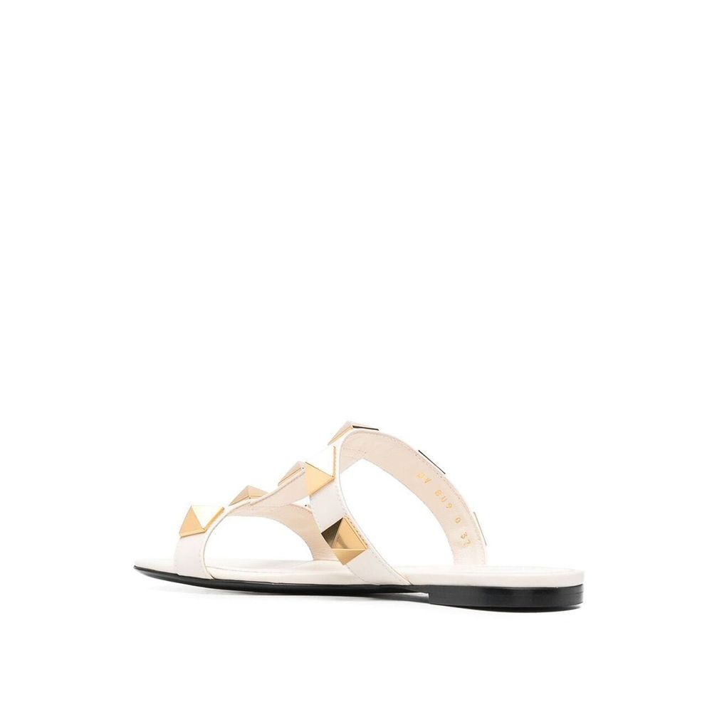Valentino Garavani – Roman – Flache Sandalen aus Leder mit Nieten
