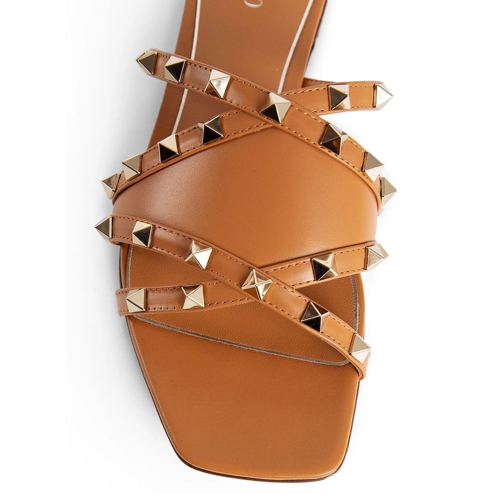 Valentino Garavani – Flache Sandalen „Rockstud“ aus Leder