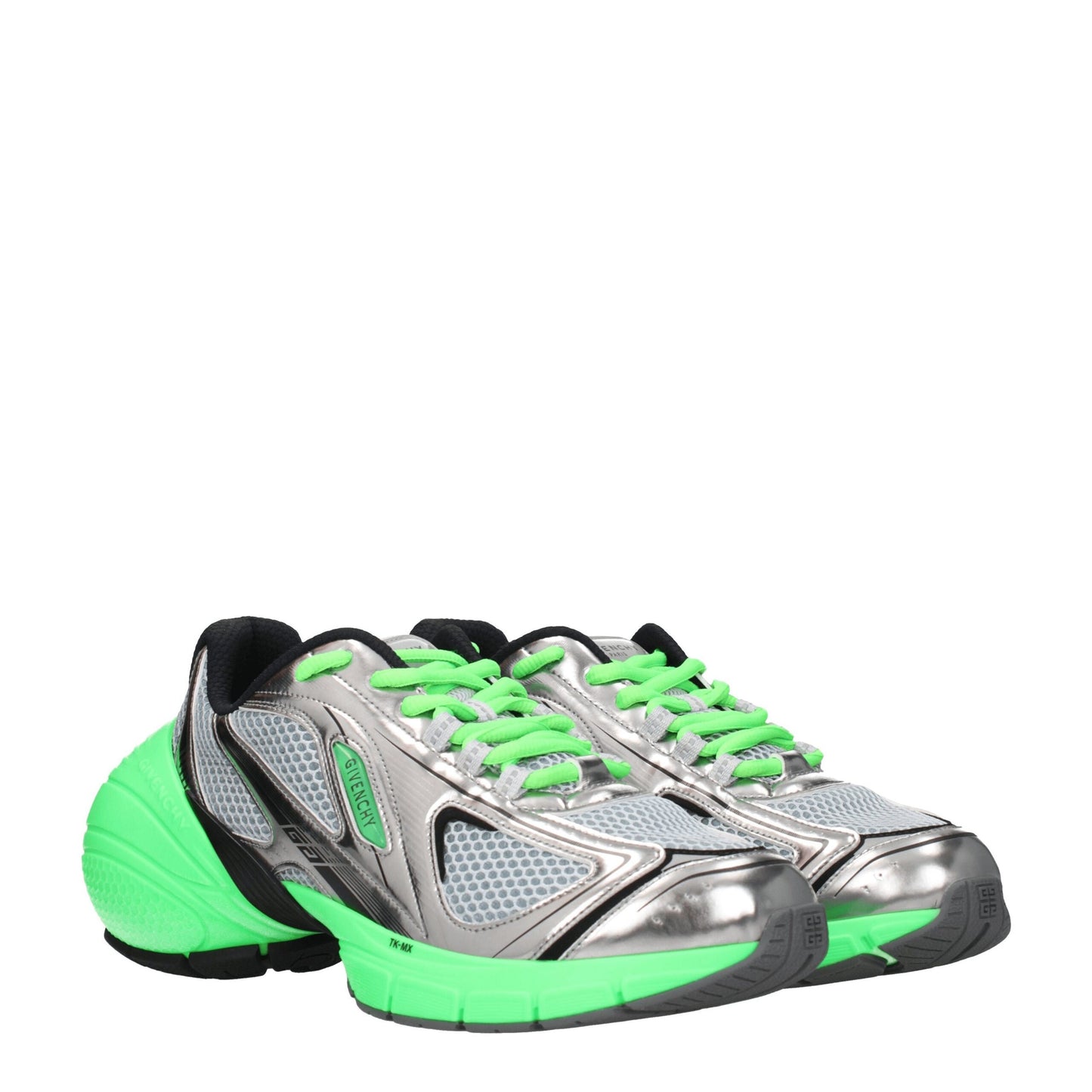 Sportliche Sneakers aus grauem Stoff von Givenchy