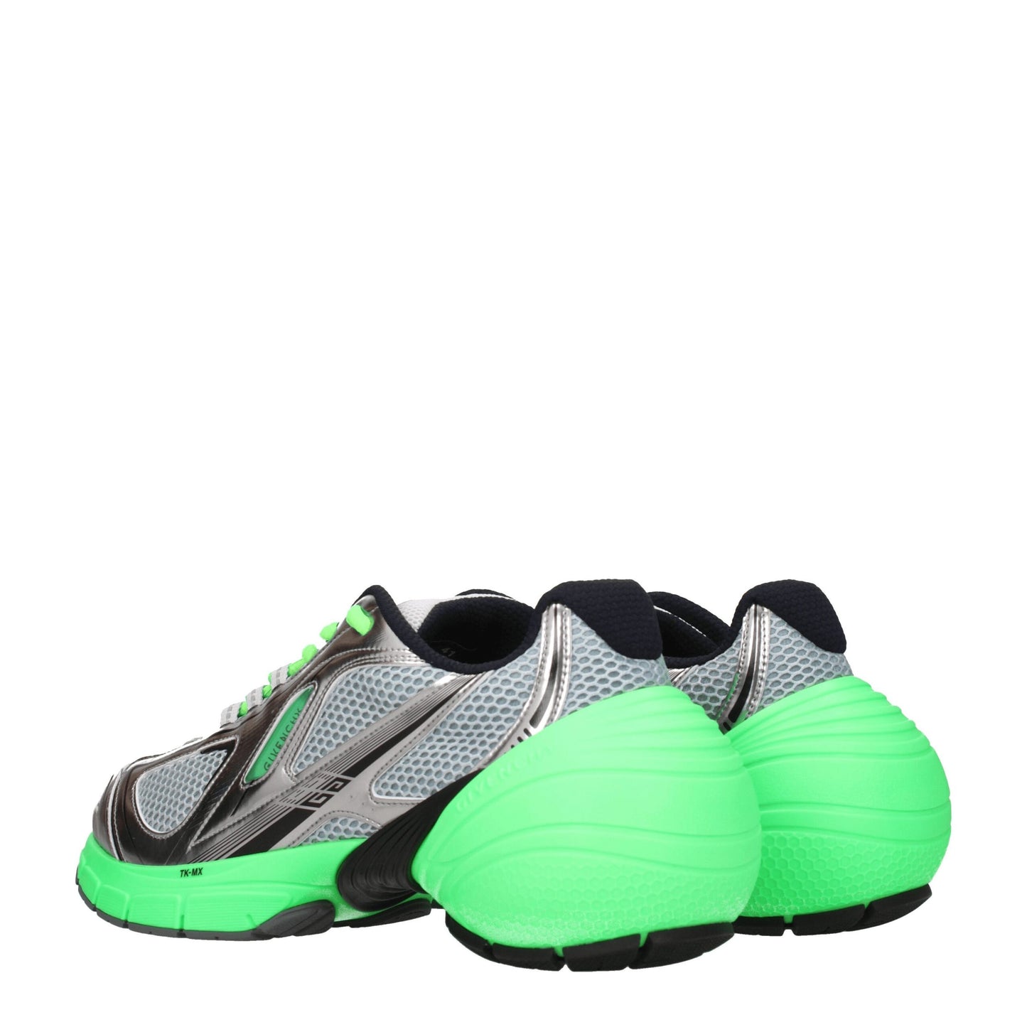 Sportliche Sneakers aus grauem Stoff von Givenchy