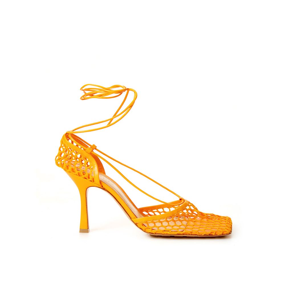 Bottega Veneta Orangefarbene Pumps aus Stoff und Leder