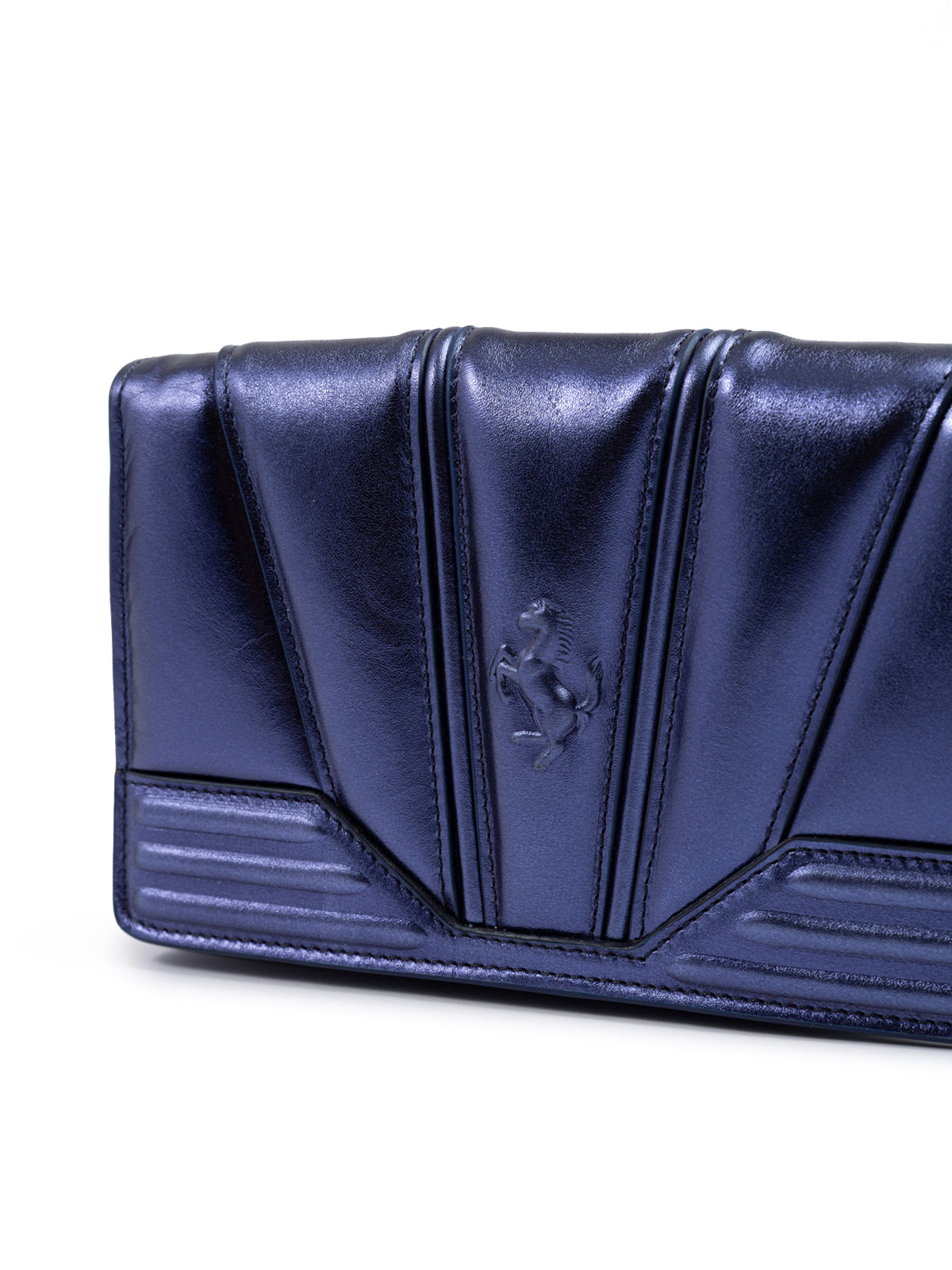 Sac Ferrari Metal bleu GT en cuir verni avec chaîne