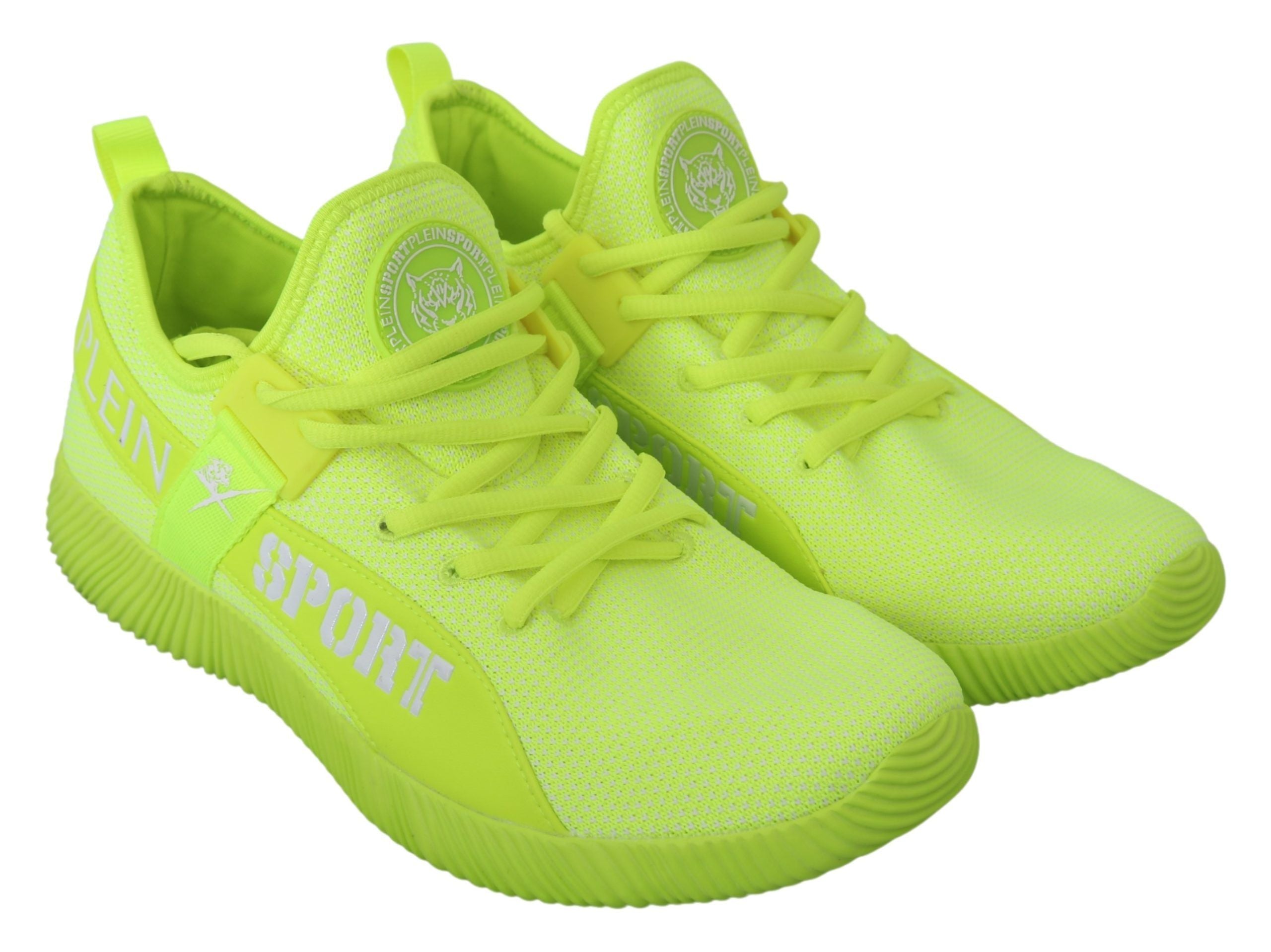 Chaussures de sport montantes CARTER à logo vert.