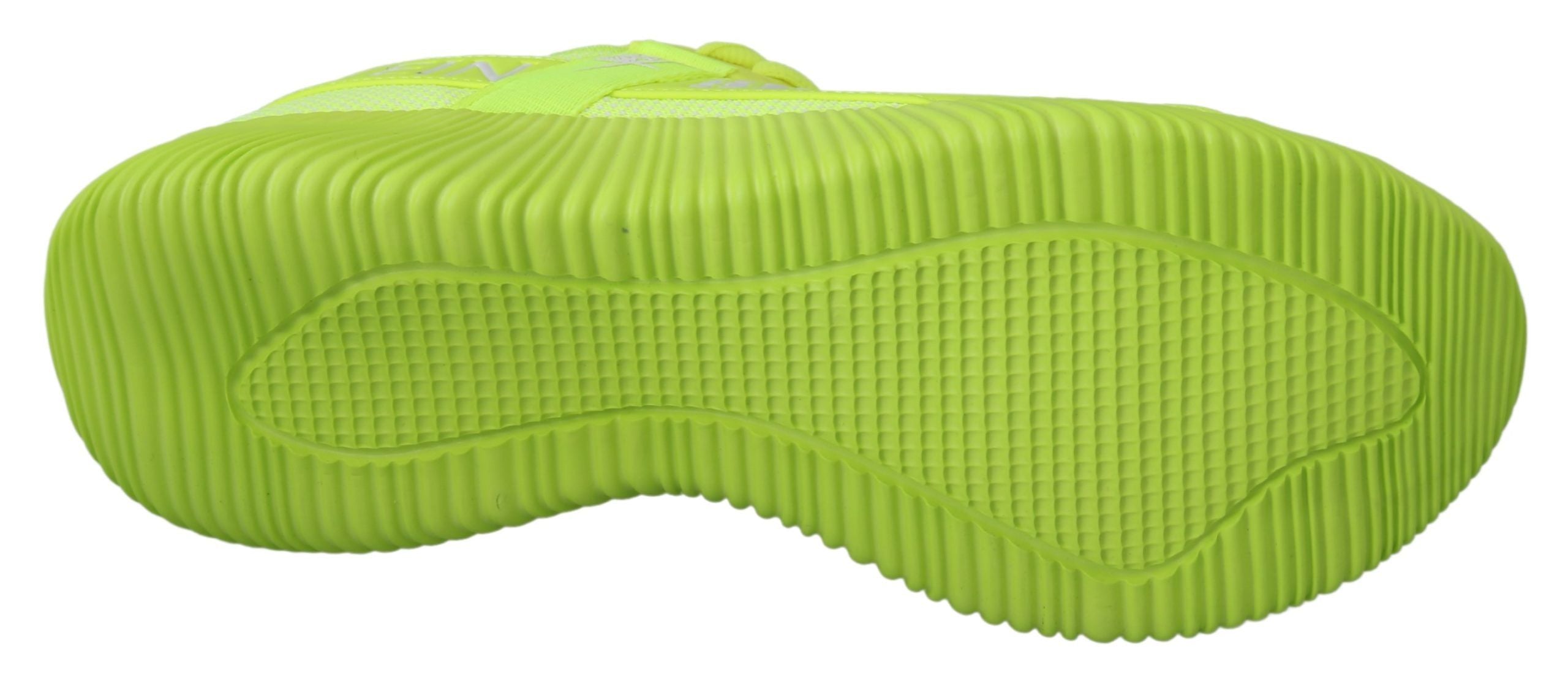 Chaussures de sport montantes CARTER à logo vert.