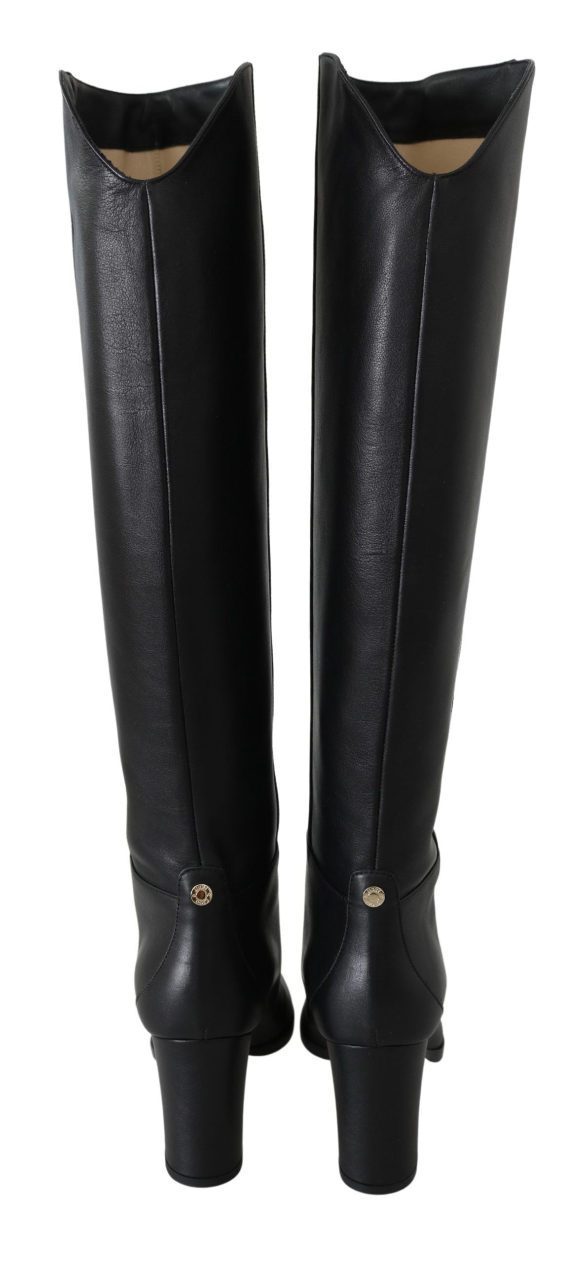 Bottes à talons élégantes en cuir de veau noir.