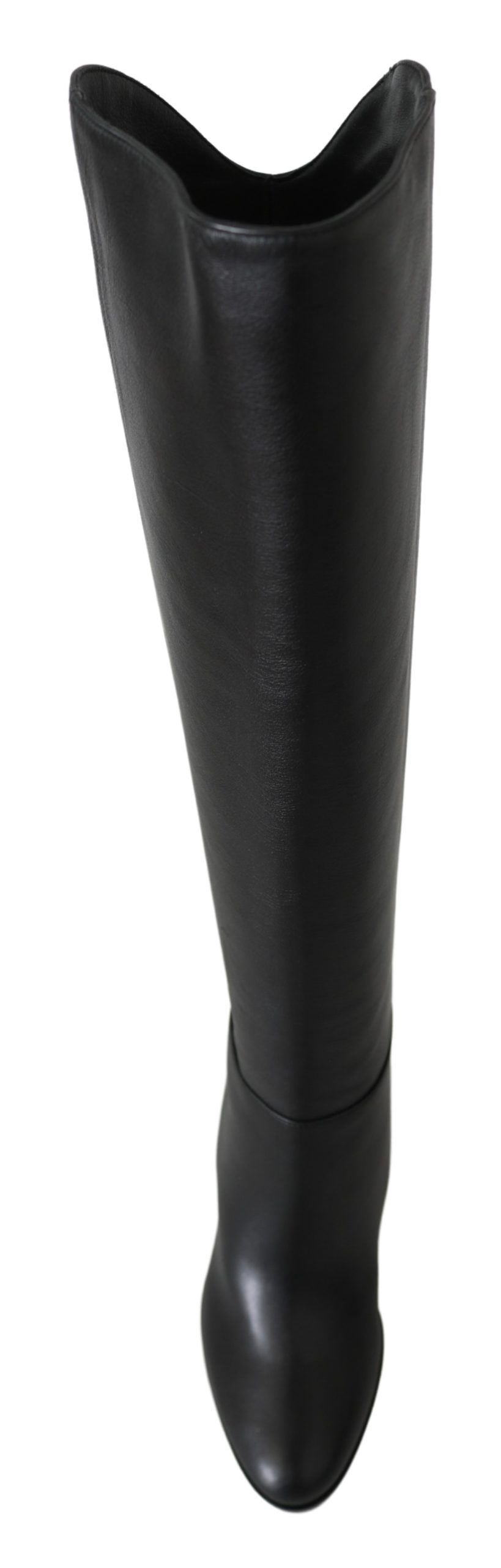 Bottes à talons élégantes en cuir de veau noir.
