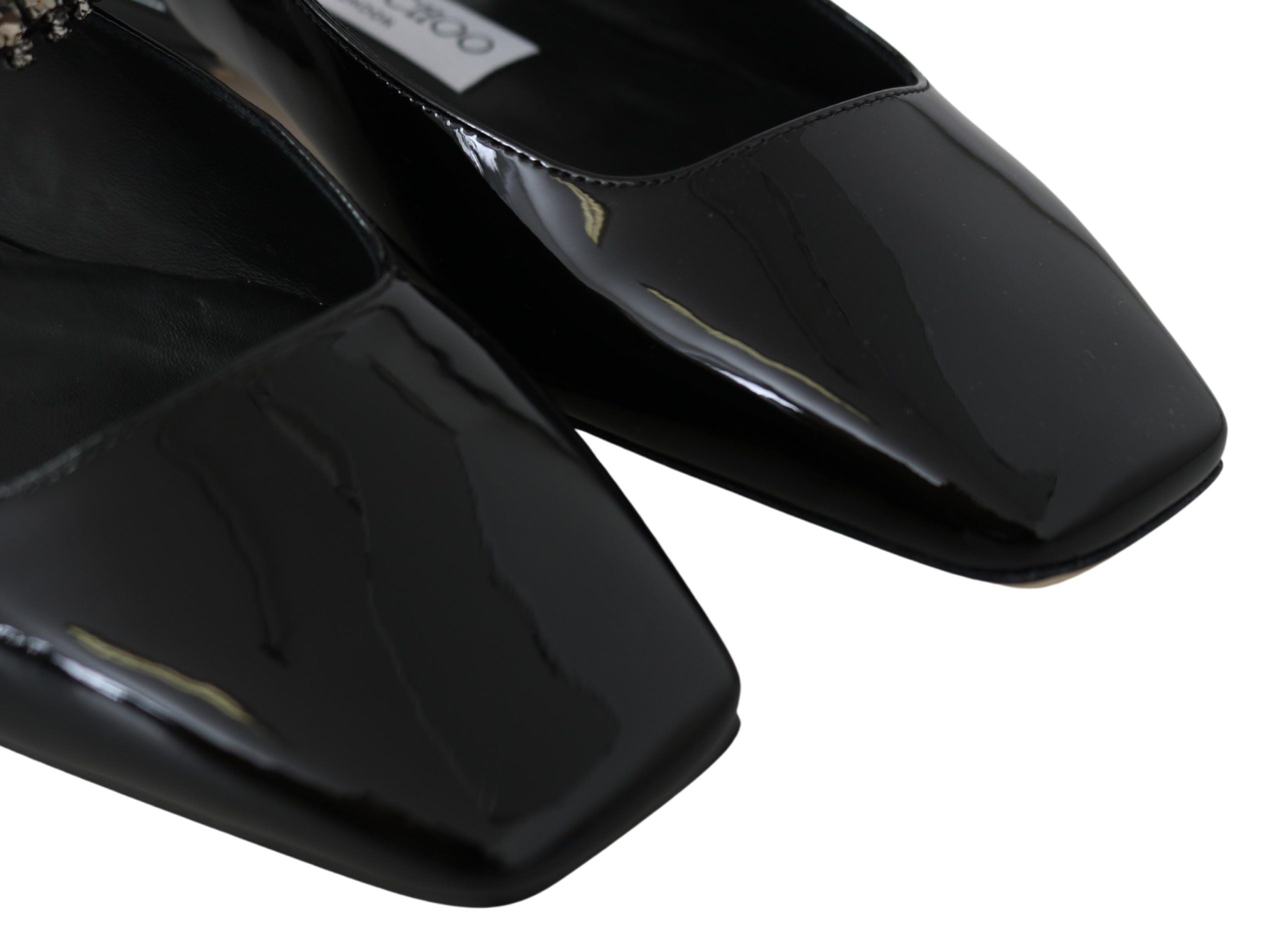 Boutures plates noires vernies élégantes avec détail en cristal