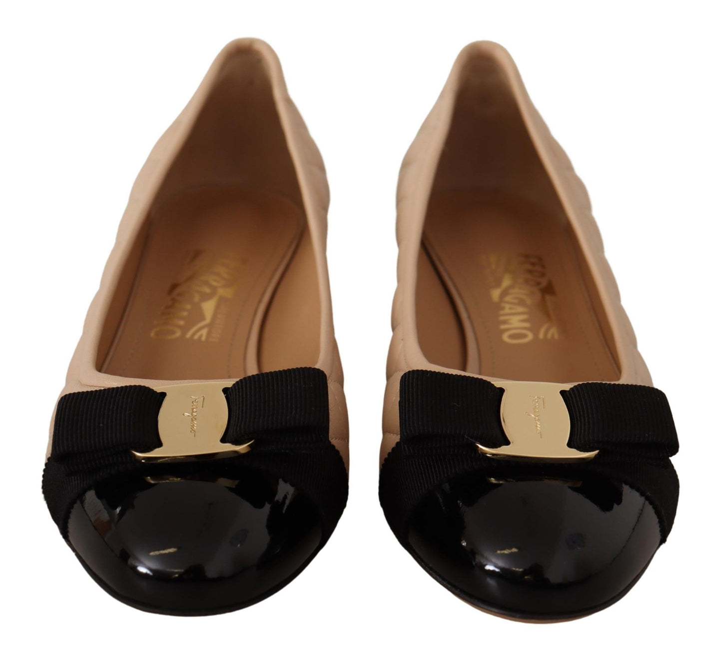 Escarpins élégants en cuir matelassé Salvatore Ferragamo beige et noir
