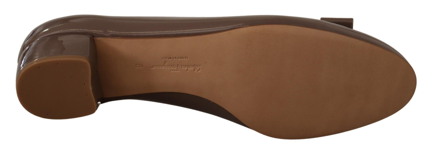 Salvatore Ferragamo Elegante Pumps in Caraway-Braun mit Vara-Schleife