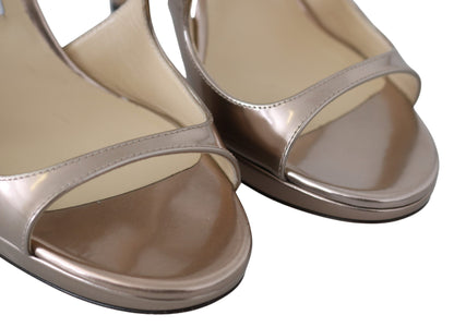 Jimmy Choo Sandalen aus flüssig verspiegeltem Leder in Ballettrosa