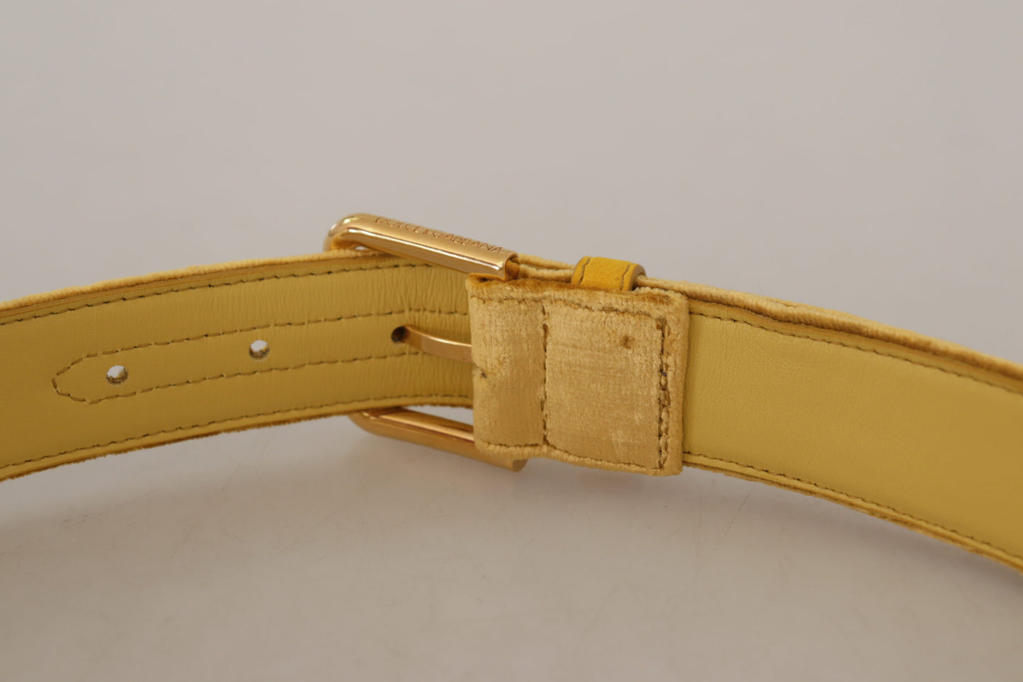Ceinture Dolce &amp; Gabbana en velours jaune avec boucle gravée du logo en métal doré