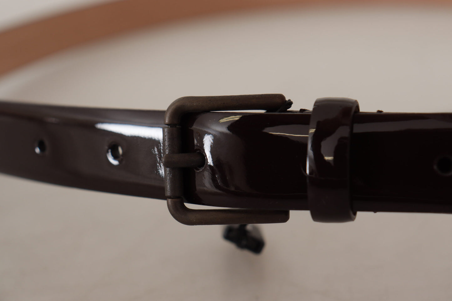 Ceinture en cuir verni noir avec boucle en métal et logo Dolce &amp; Gabbana