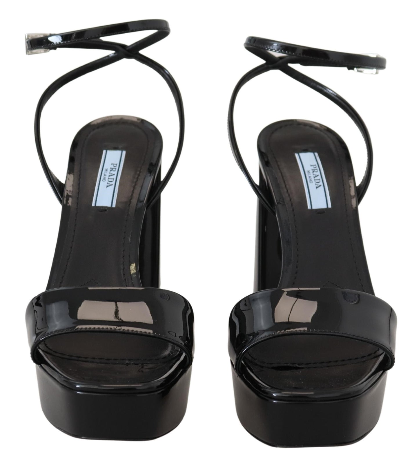 Prada Schwarze Lacksandalen mit Knöchelriemen und Absatz aus Leder