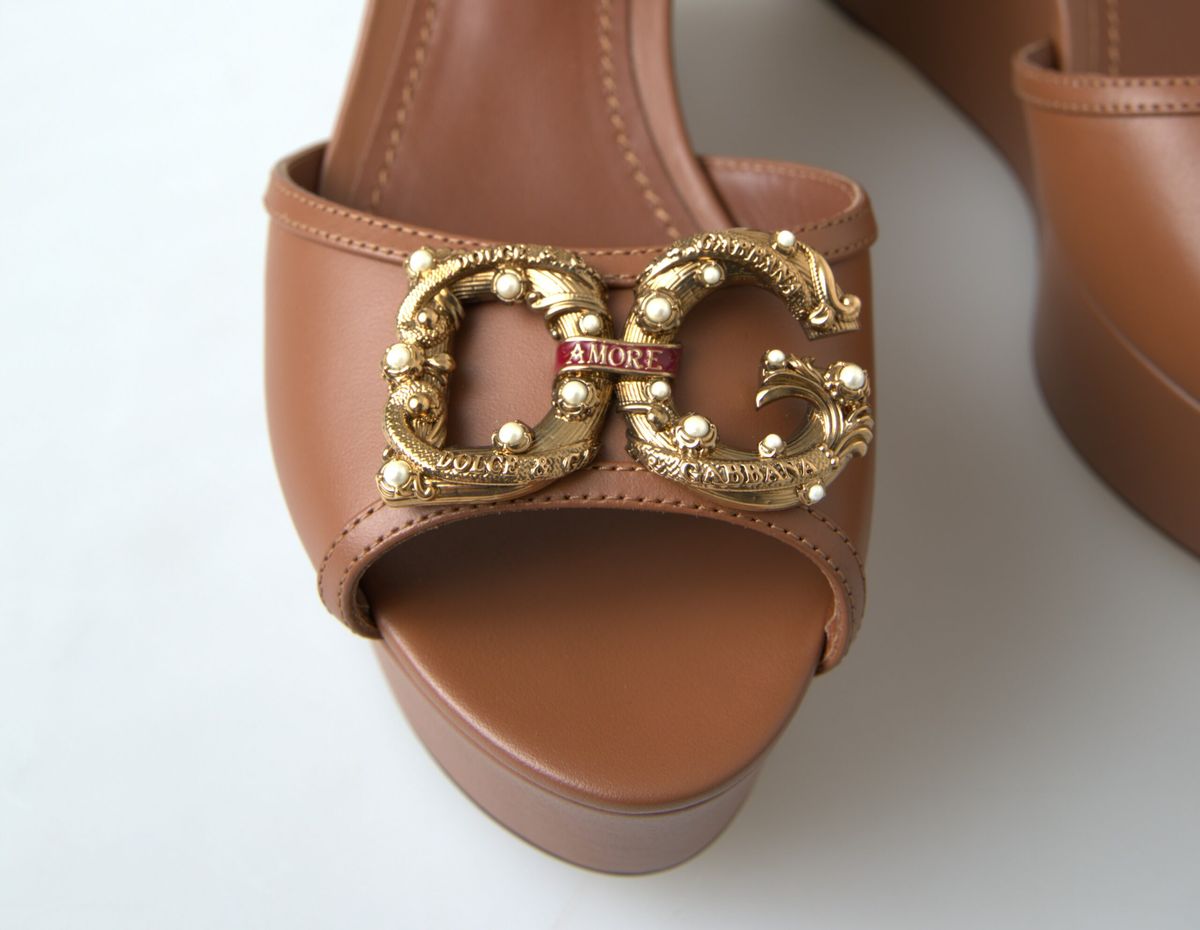 Sandales compensées Dolce &amp; Gabbana en cuir marron AMORE
