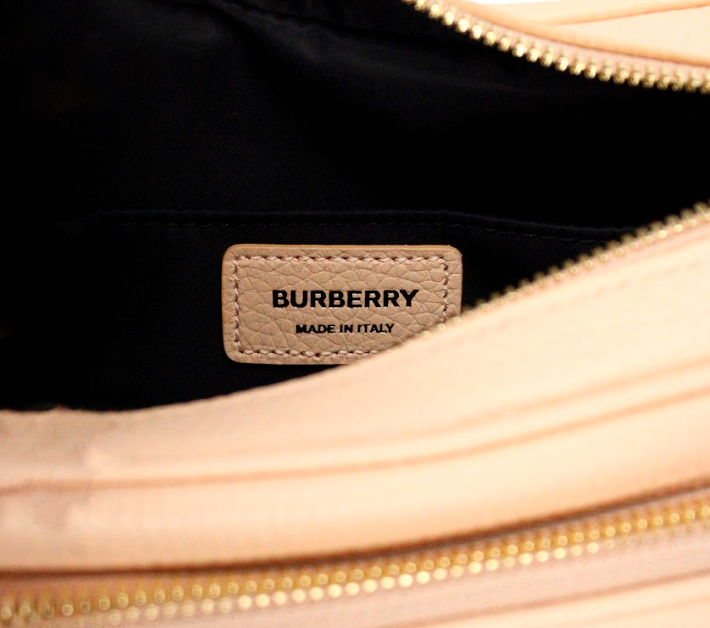Petit sac bandoulière pour appareil photo en cuir grainé rose pêche Burberry