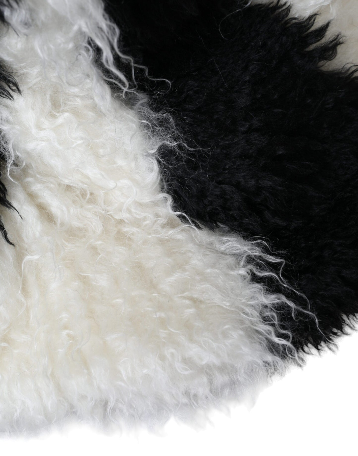 Bob en fourrure de mohair à rayures noires et blanches Dolce &amp; Gabbana