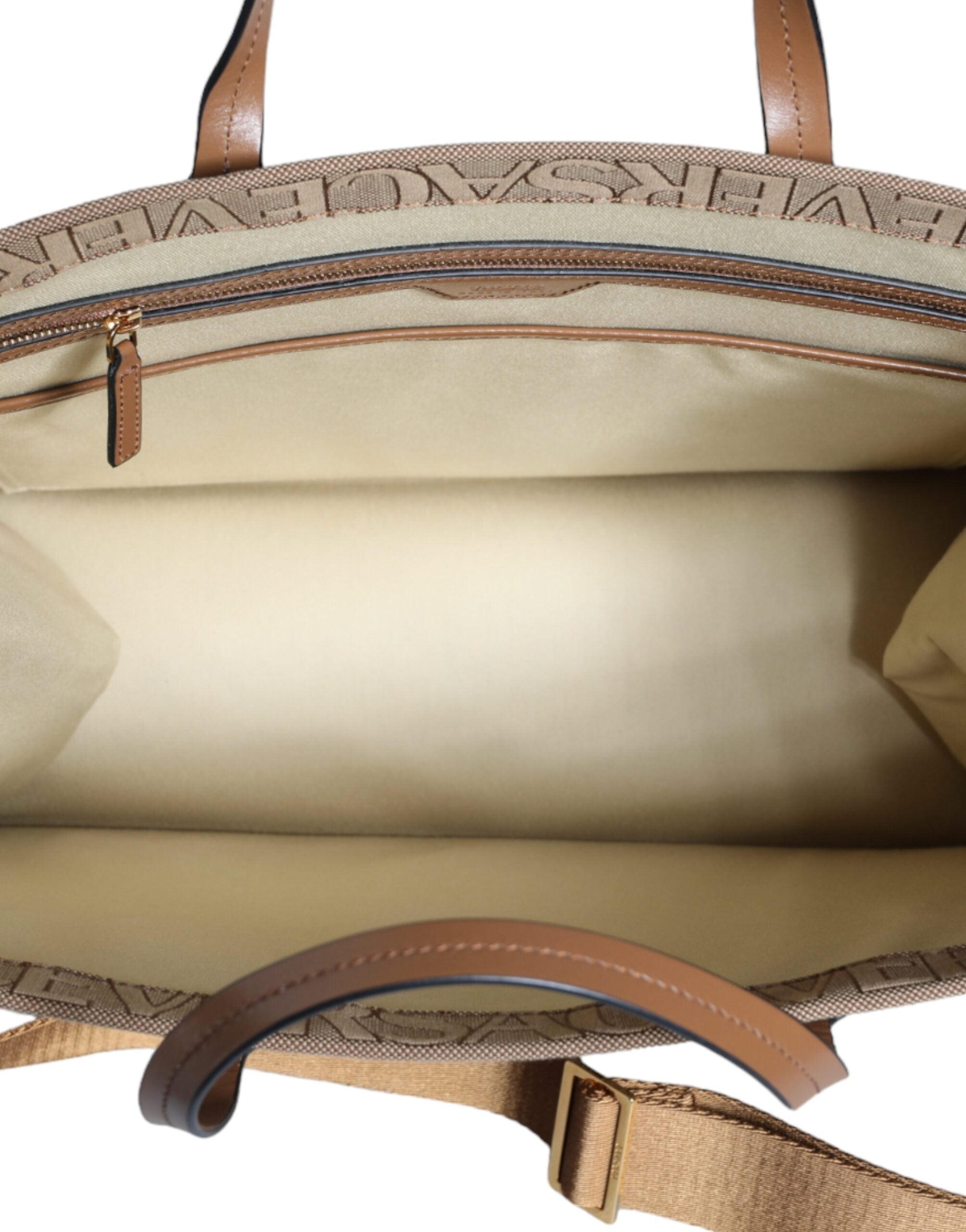 Sac à main cabas à bandoulière en cuir jacquard avec logo, couleur marron, avec poignée supérieure.