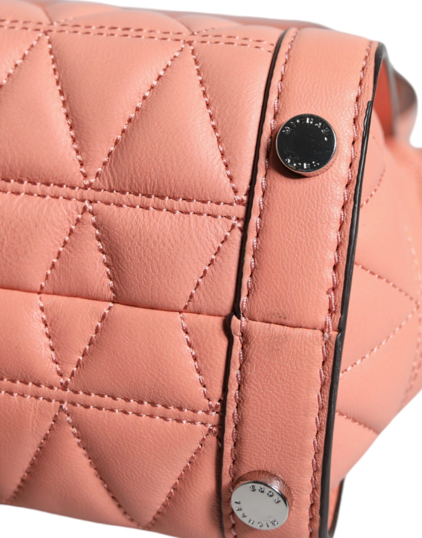 Sac messager Michael Kors en cuir matelassé pêche avec logo VIVIANNE