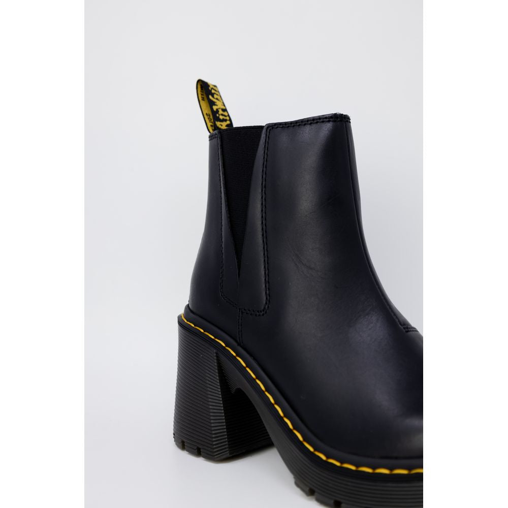 Dr. Martens – Hoher Absatz aus schwarzem Leder