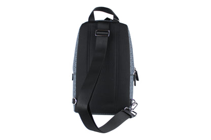 Michael Kors Cooper – Mittelgroßer, marineblauer Signature-Sling-Rucksack aus PVC