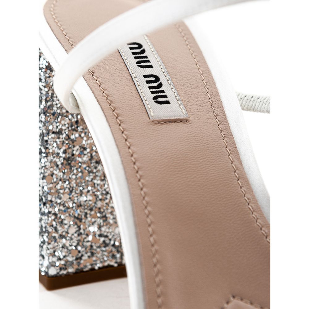 Sandalette en soie blanche