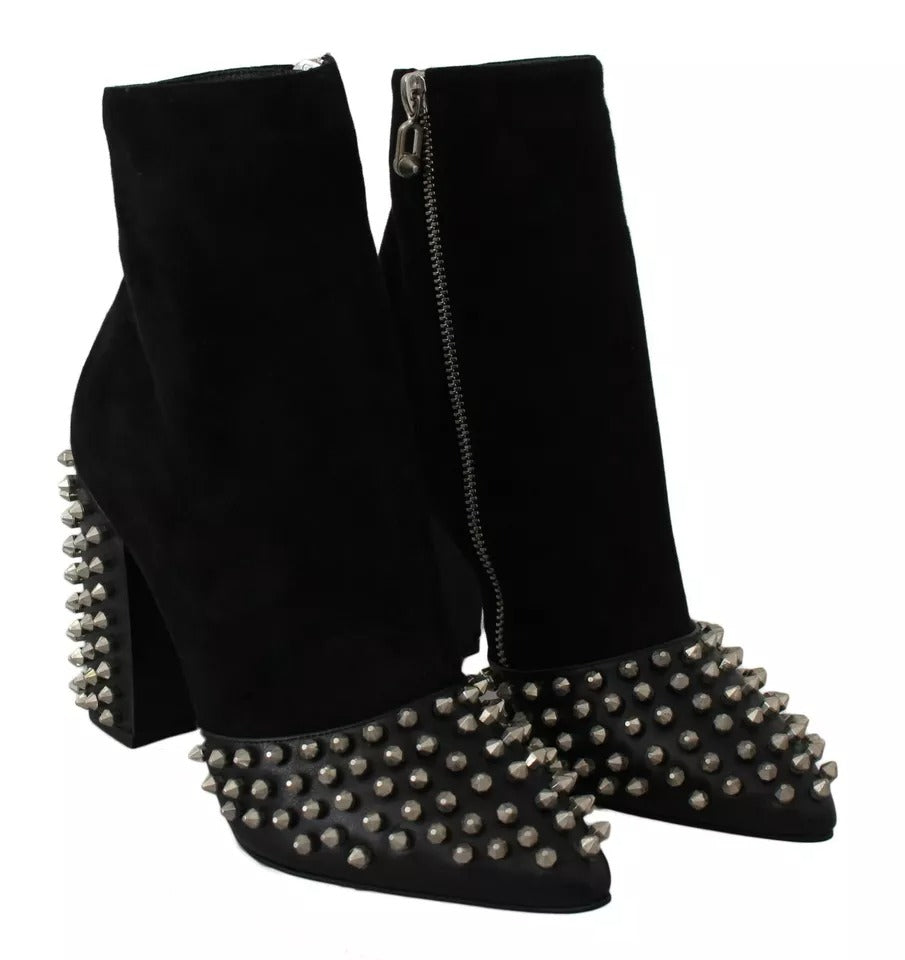 Bottines à talons cloutés en daim noir