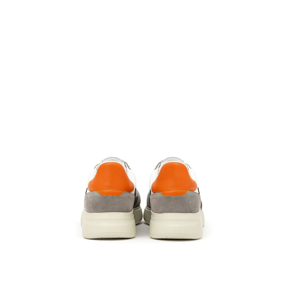 Axel Arigato Zweifarbiger Sneaker aus Stoff und Leder