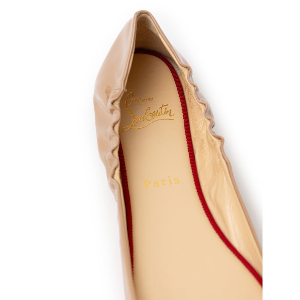 Bout de ballet en cuir verni beige