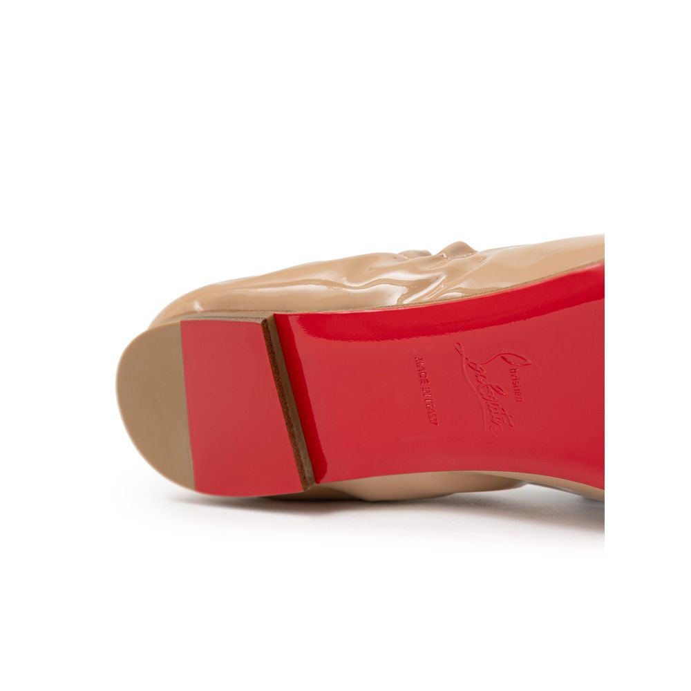 Bout de ballet en cuir verni beige
