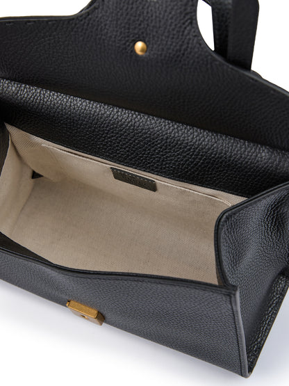 Gucci GG Marmont Handtasche aus schwarzem Leder