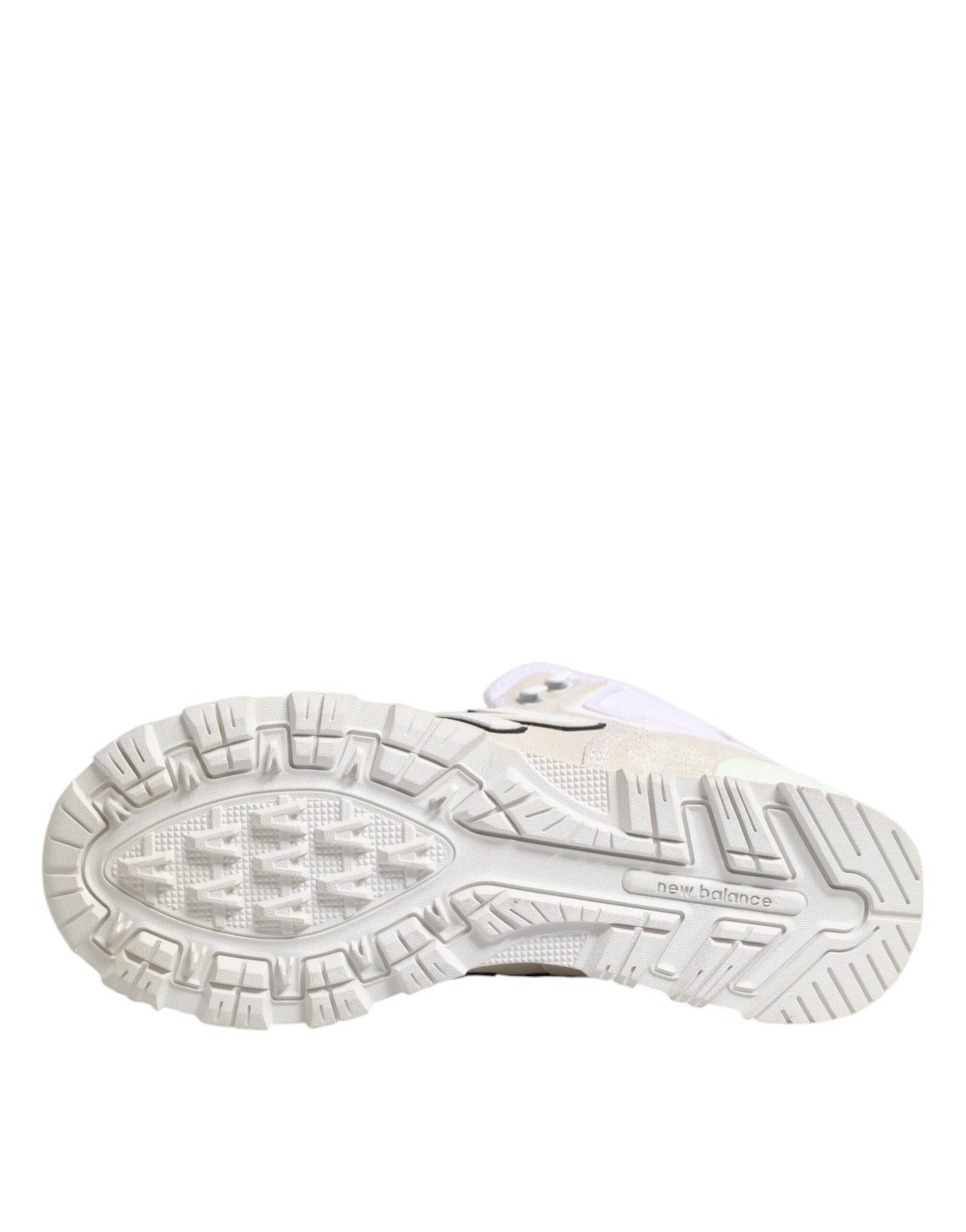 New Balance – Sneaker aus Wildleder in Off-White