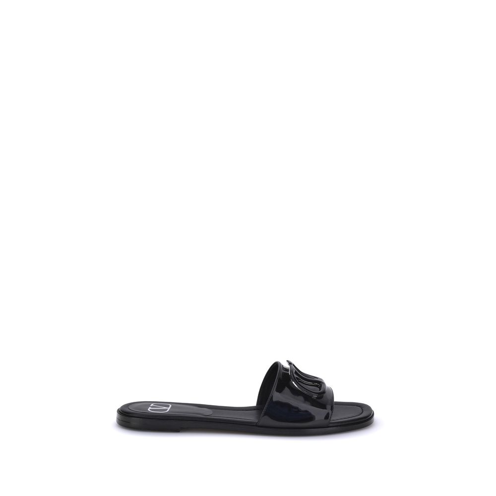 Sandales à bout rond en cuir verni avec logo V